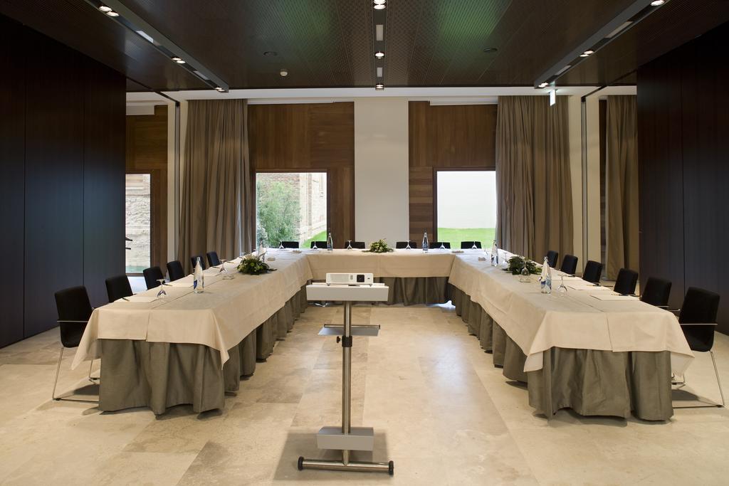 Parador De Alcala De Henares Exterior photo