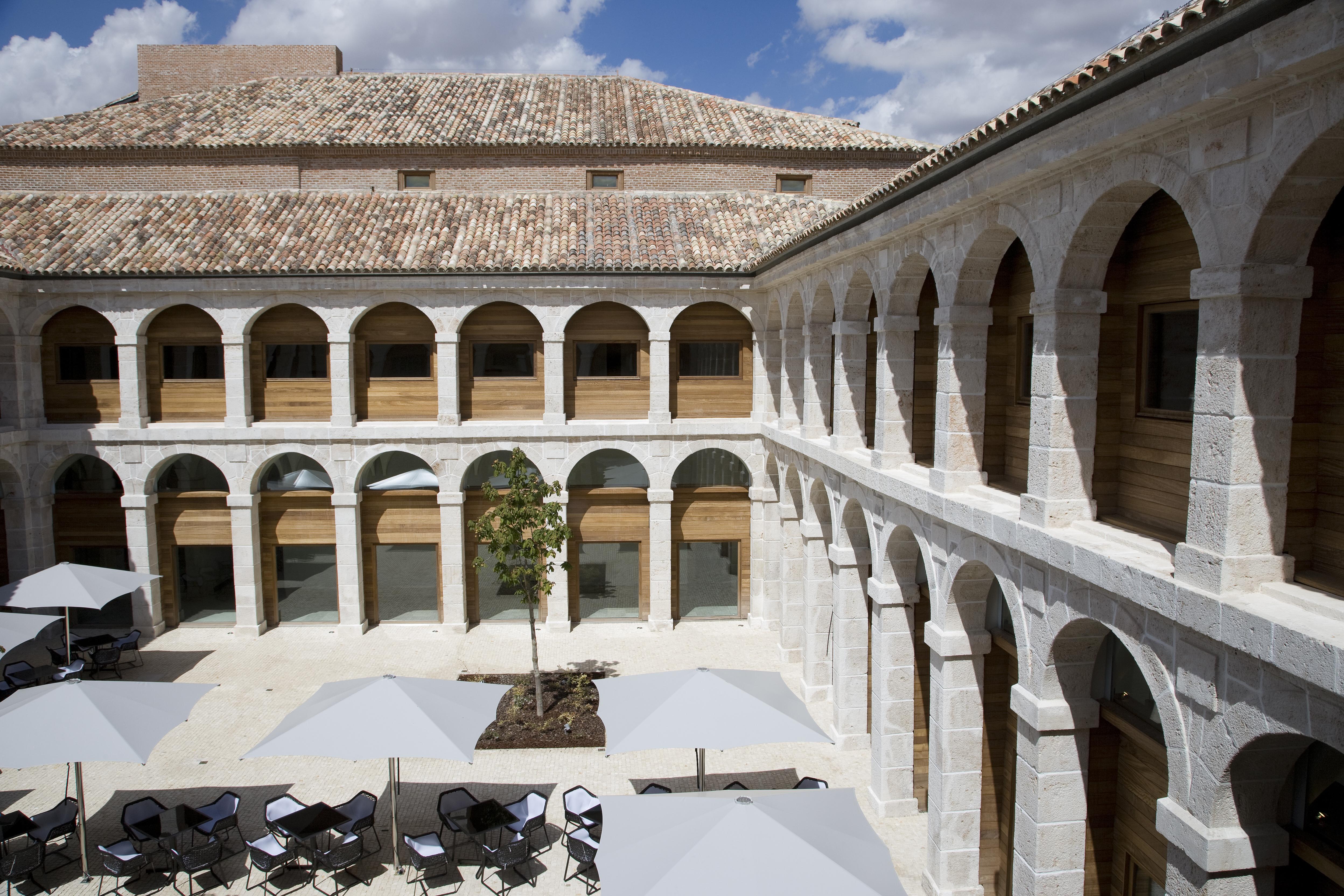 Parador De Alcala De Henares Exterior photo